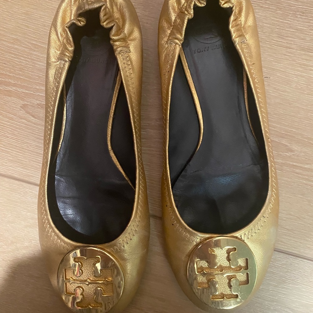 Tory Burch gold flats 7.5